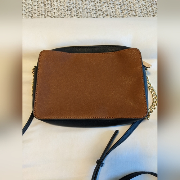 Michael kors crossbody purse - Picture 4 of 7